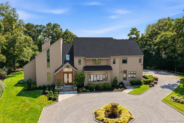 6 Target Rock DR, Lloyd Harbor, NY 11743