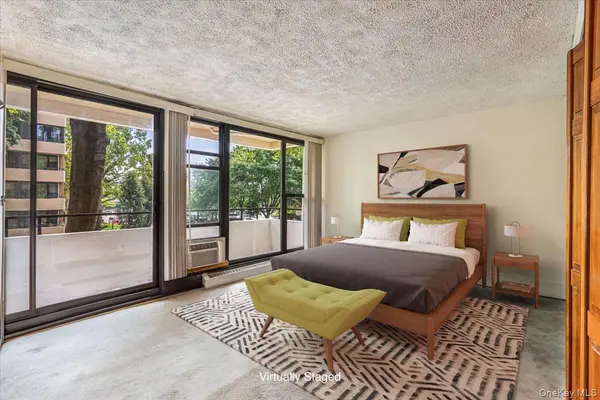 7-24 166th ST #2D, Beechhurst, NY 11357