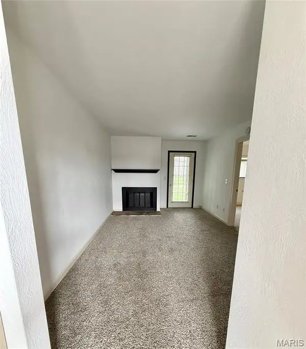 111 ASHLEY DR, Fairview Heights, IL 62208