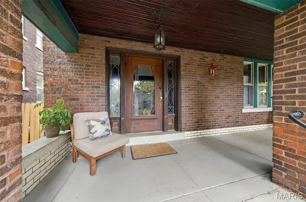 7043 Pershing AVE, University City, MO 63130