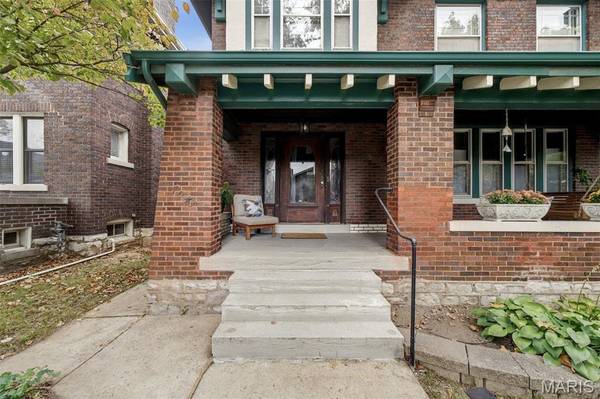 7043 Pershing AVE, University City, MO 63130