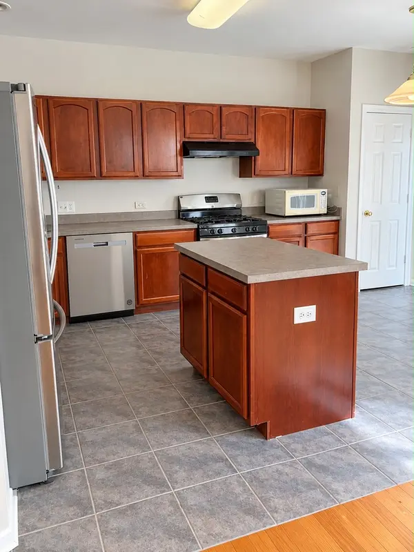371 Evergreen CIR #371, Glendale Heights, IL 60139