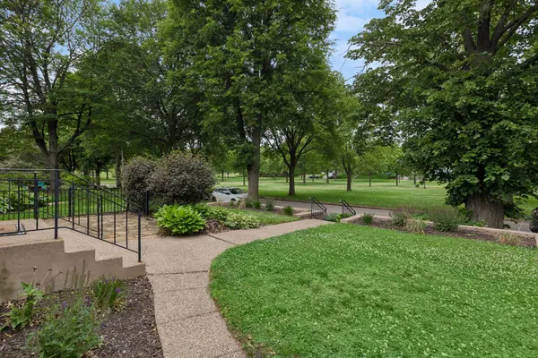 3350 Xerxes Avenue North, Minneapolis, MN 55412