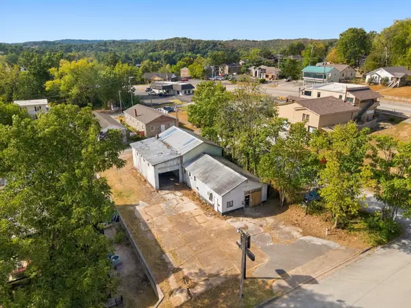 114 E Long ST, Branson, MO 65616