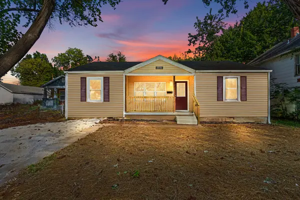 2036 N Pickwick AVE, Springfield, MO 65803