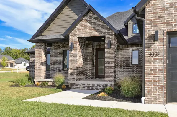 5521 E Cavalcade LN, Springfield, MO 65802