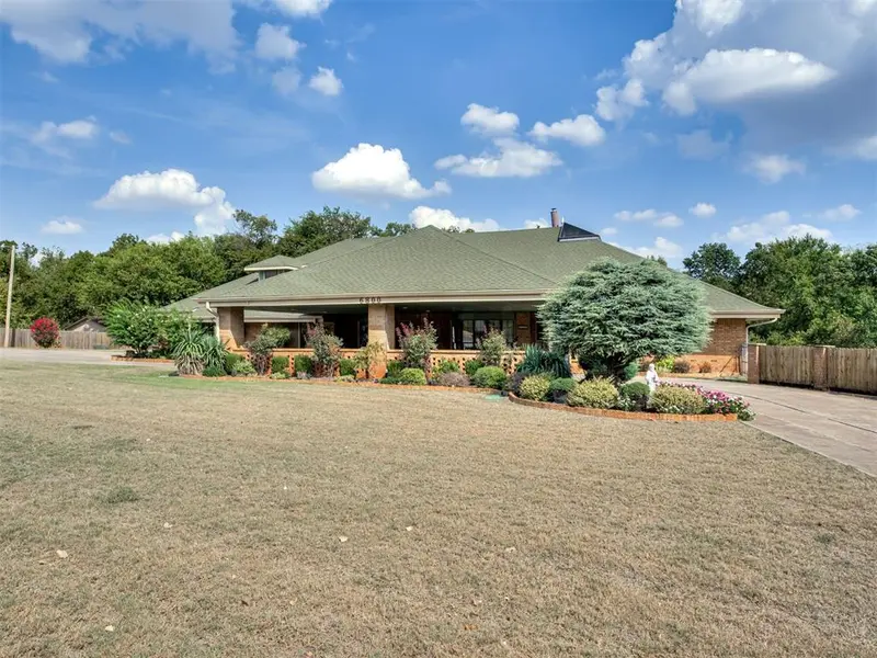 6800 Tanglewood DR, Mustang, OK 73064