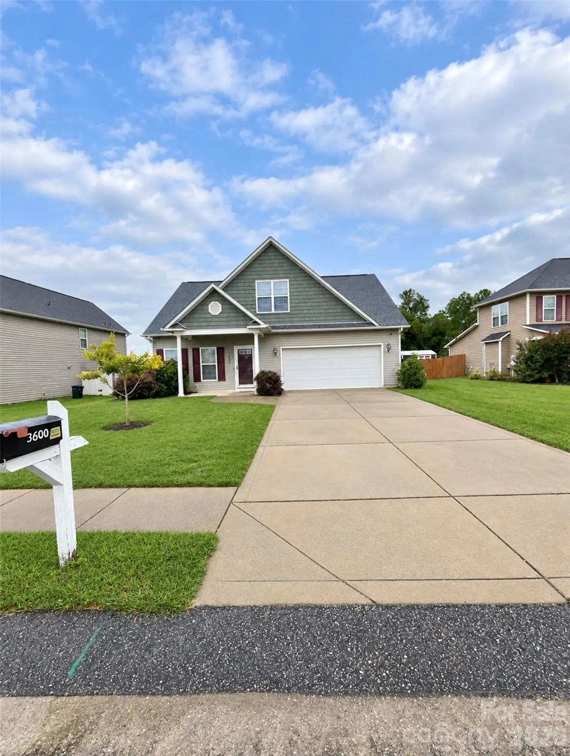 3600 Crosswinds DR, Hope Mills, NC 28348