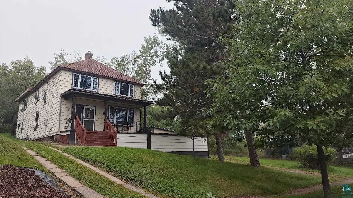 1215 W 4th St, Duluth, MN 55806