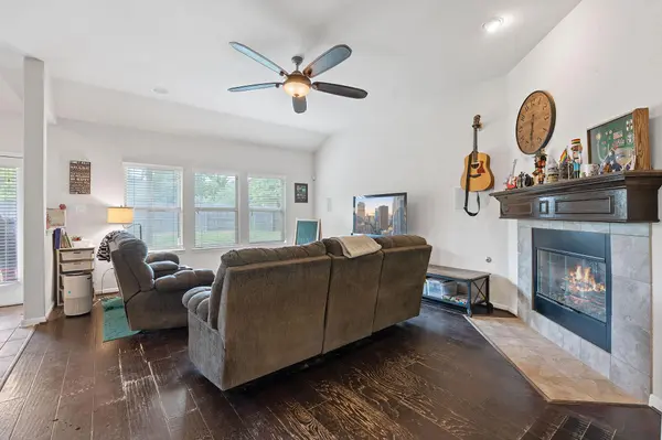 2100 Tranquility LN, Pflugerville, TX 78660