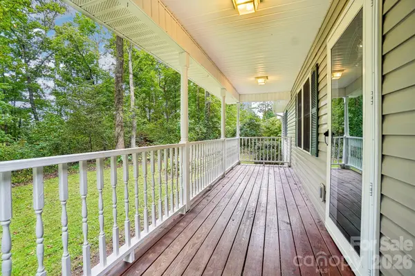 251 Angeline DR, Mills River, NC 28759