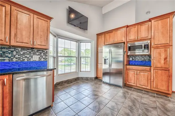 8016 Monrovia ST, Lenexa, KS 66215