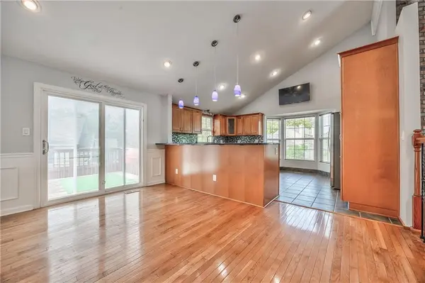8016 Monrovia ST, Lenexa, KS 66215