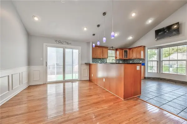8016 Monrovia ST, Lenexa, KS 66215
