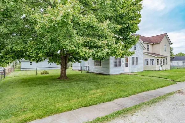320 E South G ST, Gas City, IN 46933-1845