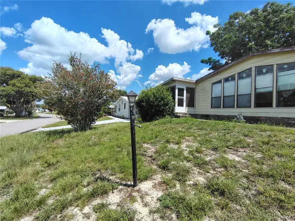 1114 LINTZ LN, Lady Lake, FL 32159