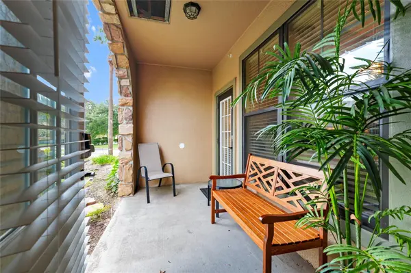 912 CHARO Pkwy #214, Davenport, FL 33897