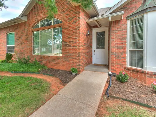 15524 Swallowtail RD, Edmond, OK 73013