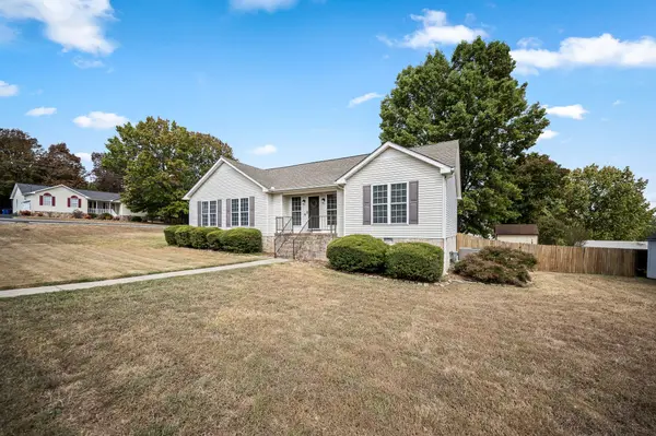 114 Sanders St, Shelbyville, TN 37160