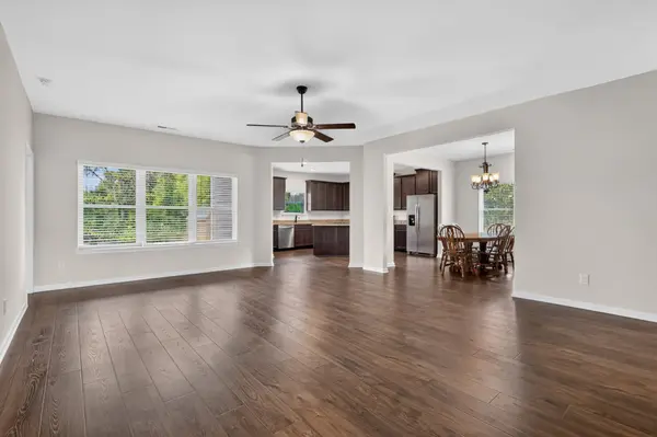 560 Fredericksburg Dr, Gallatin, TN 37066