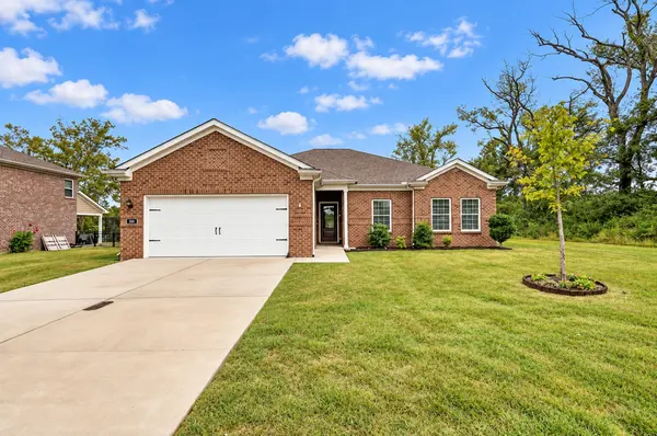 560 Fredericksburg Dr, Gallatin, TN 37066