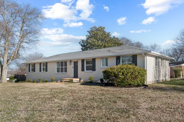 148 Colonial Dr, Hendersonville, TN 37075