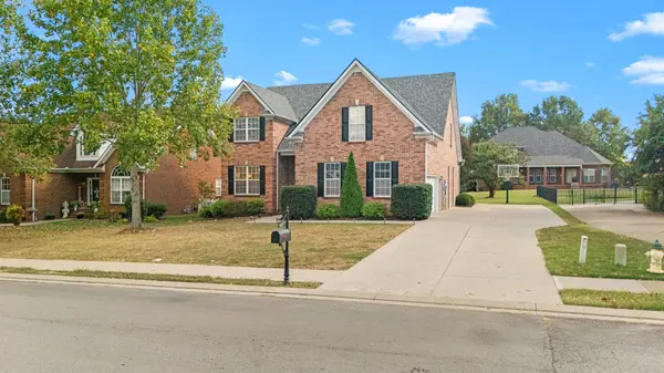 5427 Saint Ives Dr, Murfreesboro, TN 37128
