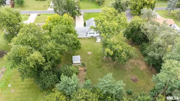 2723 DEVERON CIR, Pekin, IL 61554