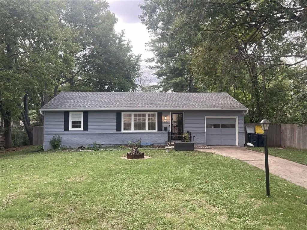 506 E 91st TER, Kansas City, MO 64131