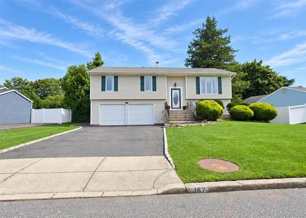 167 Glenmere WAY, Holbrook, NY 11741