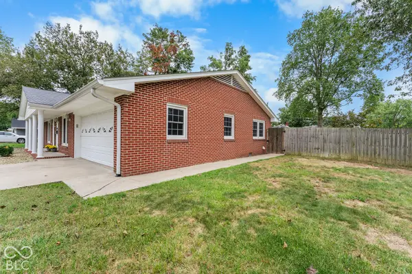 1521 Robin Hood DR, Seymour, IN 47274