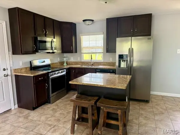 3001 W Adams, St Charles, MO 63301