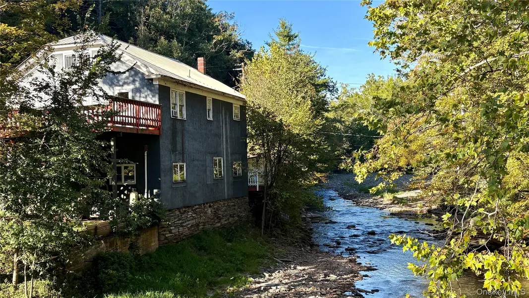 6 County Route 121, Callicoon, NY 12723