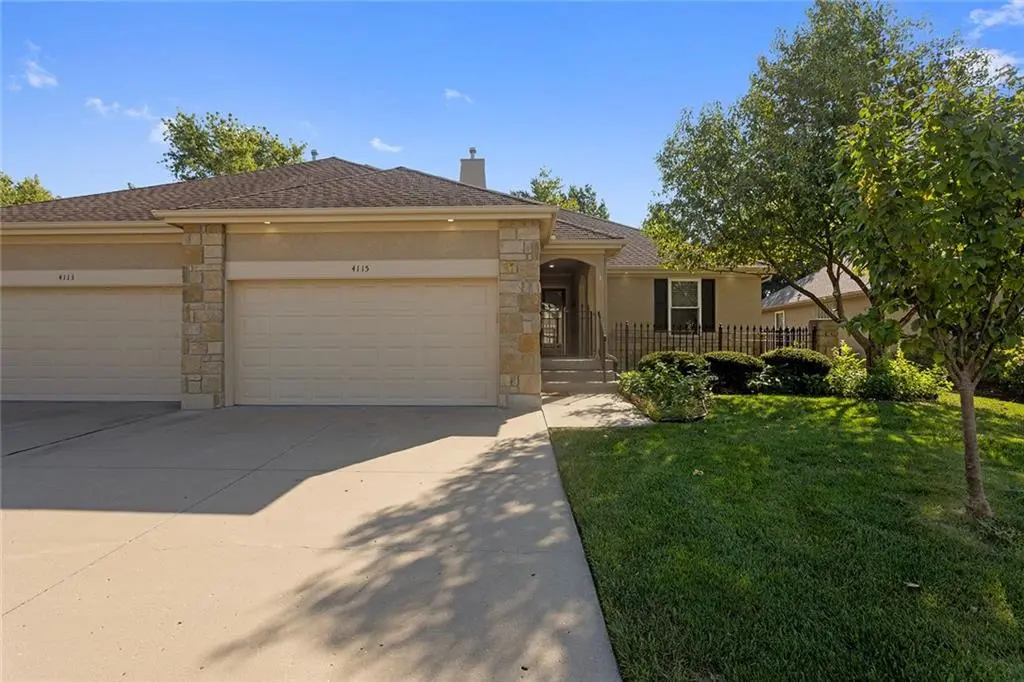 4115 SW Homestead DR, Lee's Summit, MO 64082
