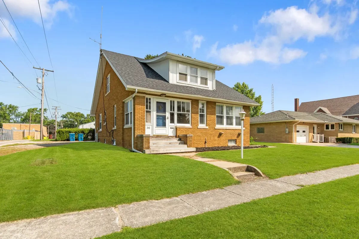 312 W Fifth ST, Minonk, IL 61760