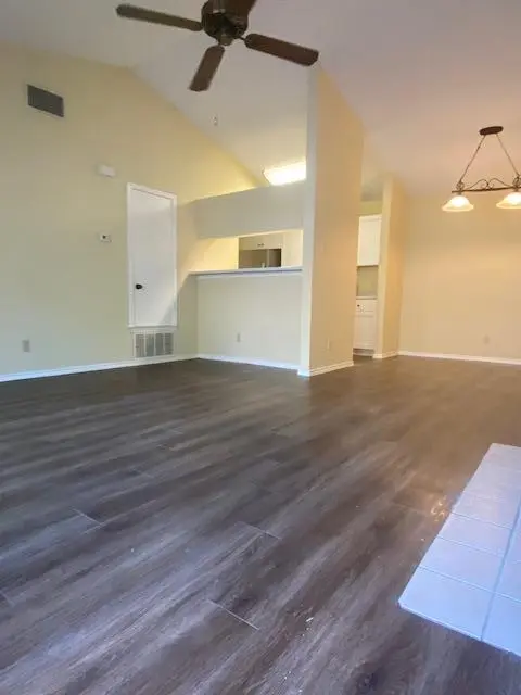 435 Sailmaster ST #B, Lakeway, TX 78734