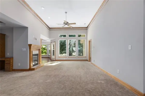 4115 SW Homestead DR, Lee's Summit, MO 64082