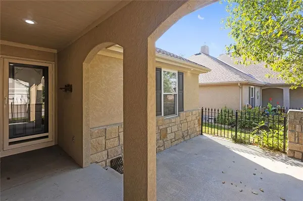 4115 SW Homestead DR, Lee's Summit, MO 64082