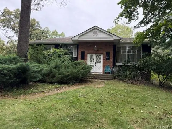 9 Glenwood AVE, Miller Place, NY 11764