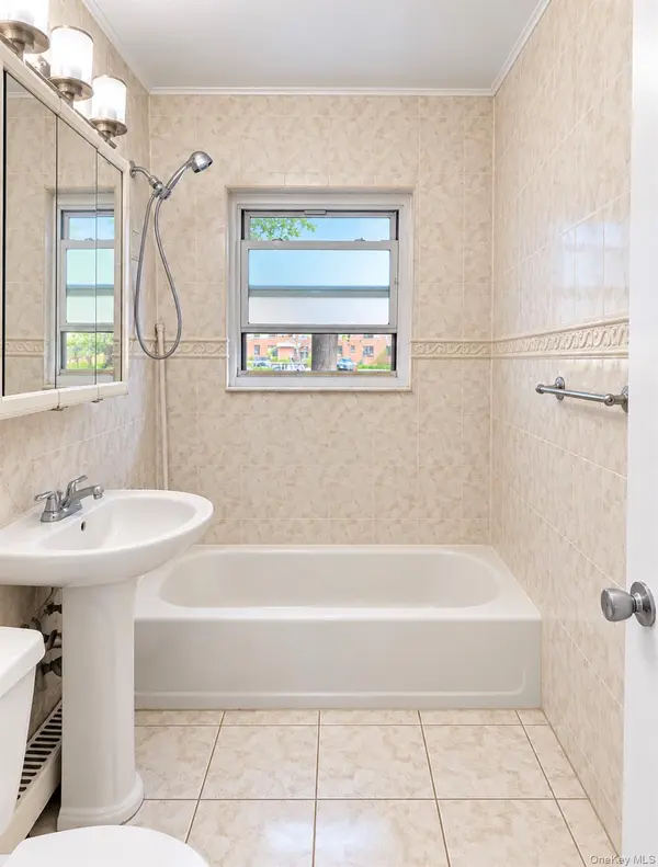 6938 Kissena BLVD #A, Flushing, NY 11367