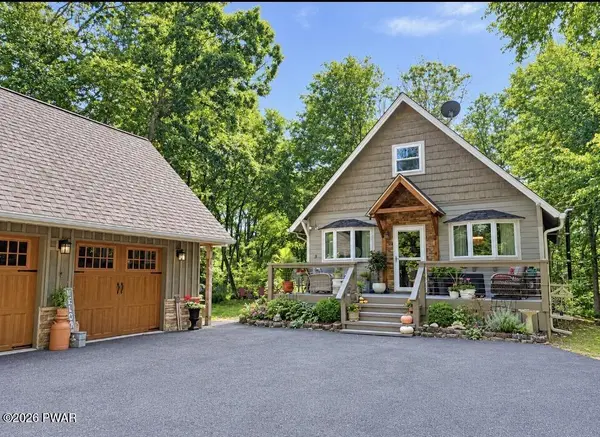 804 Hackamore CT, Lords Valley, PA 18428