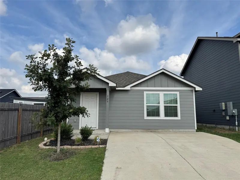129 Tufted Duck PATH, Uhland, TX 78640