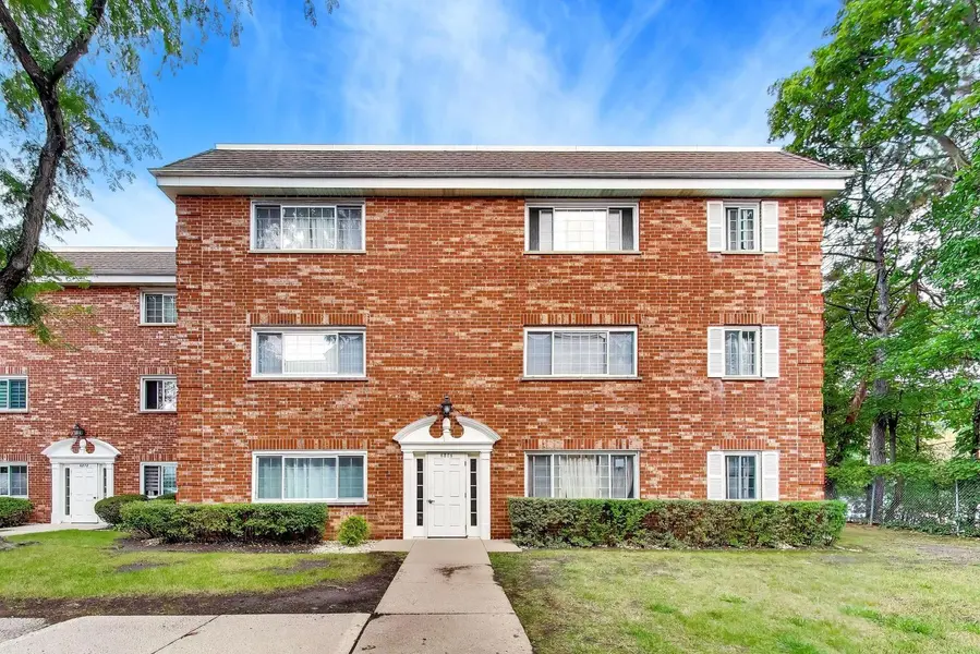 6876 W Touhy AVE #3E, Niles, IL 60714