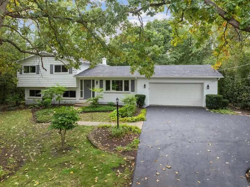 26890 N Longwood RD, Lake Forest, IL 60045