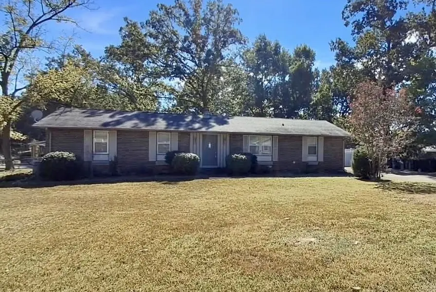 138 Lexington Dr, Clarksville, TN 37042