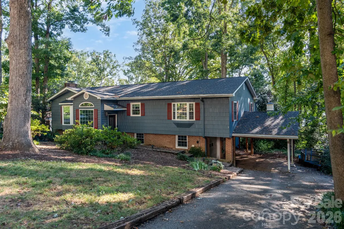 7889 Tradewinds DR, Sherrills Ford, NC 28673