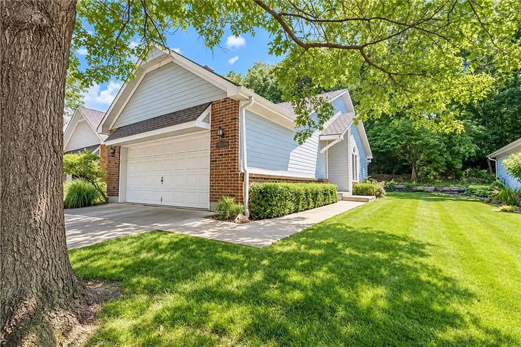 3009 Redwood DR #B, Independence, MO 64057