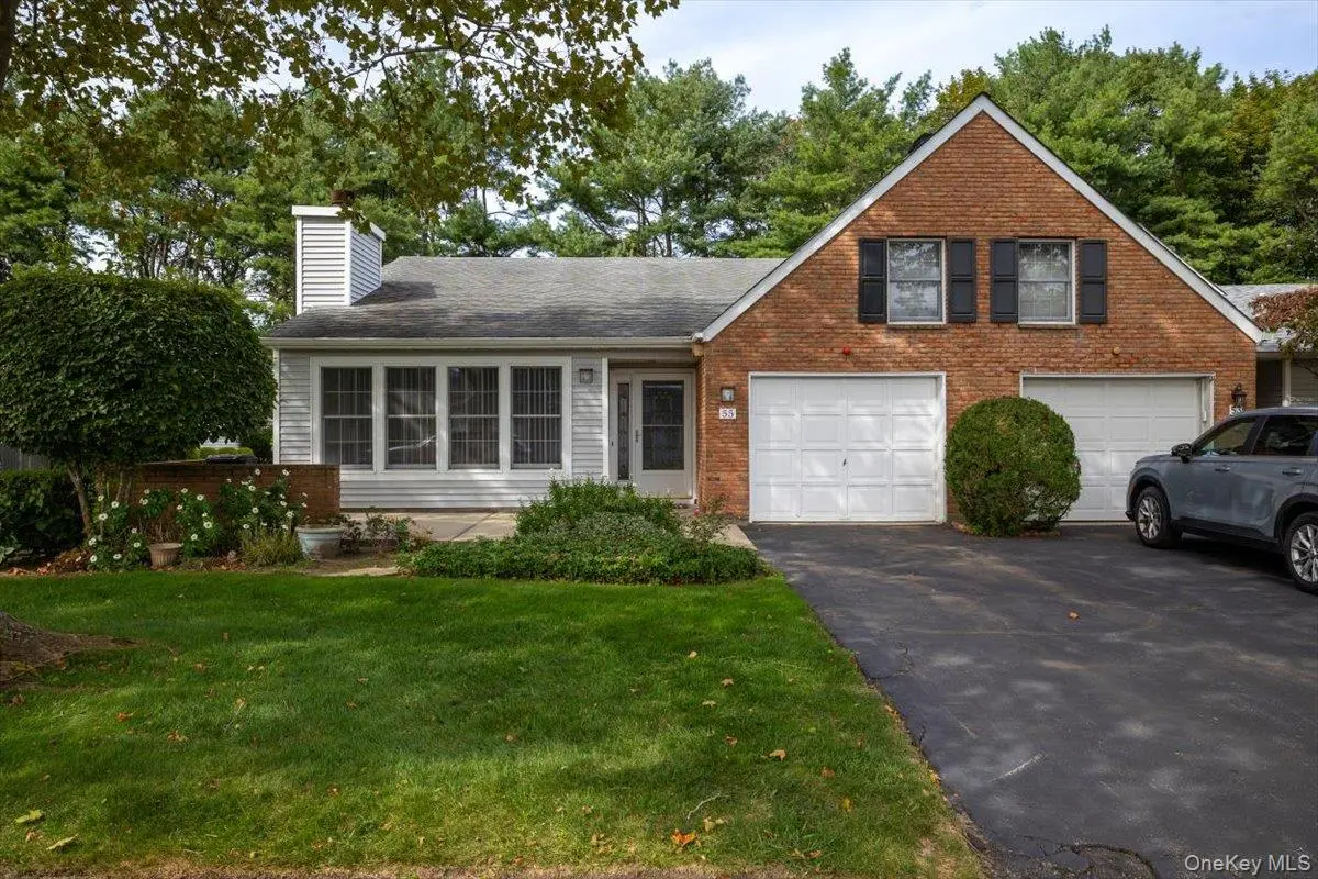 55 Standish DR, Mount Sinai, NY 11766