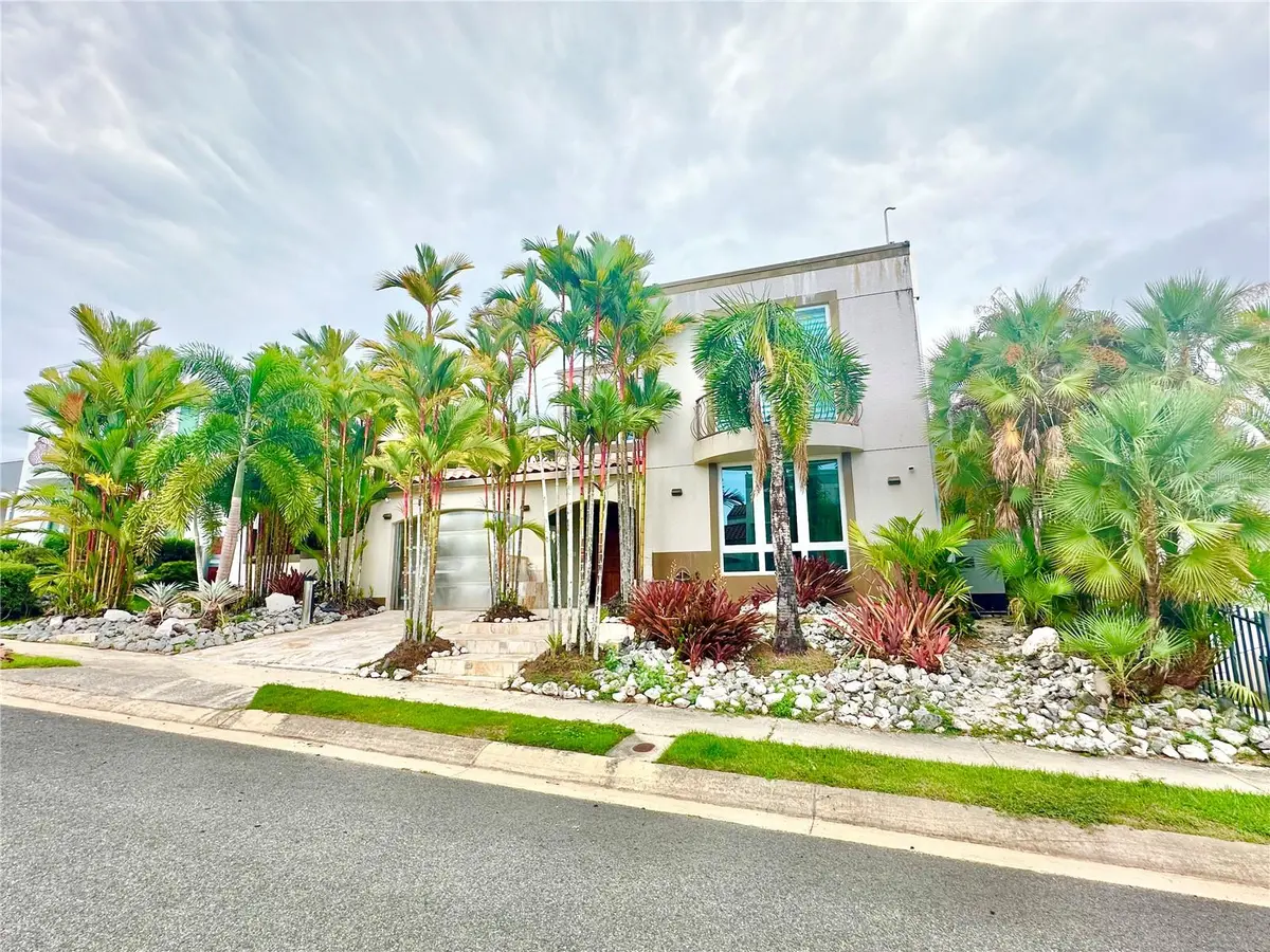77 ALMENDRO, Guaynabo, PR 00971