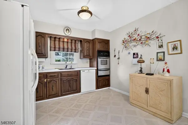 38 Sherwood Ave, East Brunswick Twp., NJ 08816